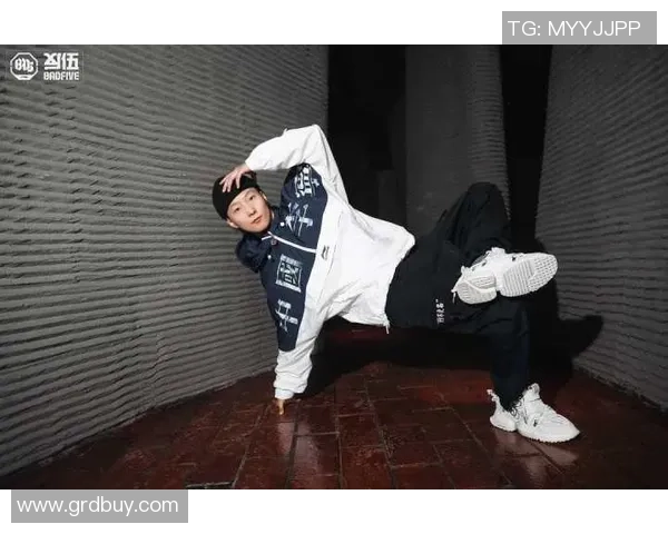 南京攀岩队在世界街舞大赛中以60分稳居积分榜首位